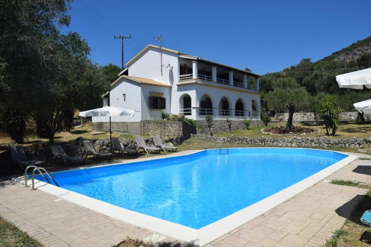 Villa Eirini By Hotelius Liapades Exterior foto